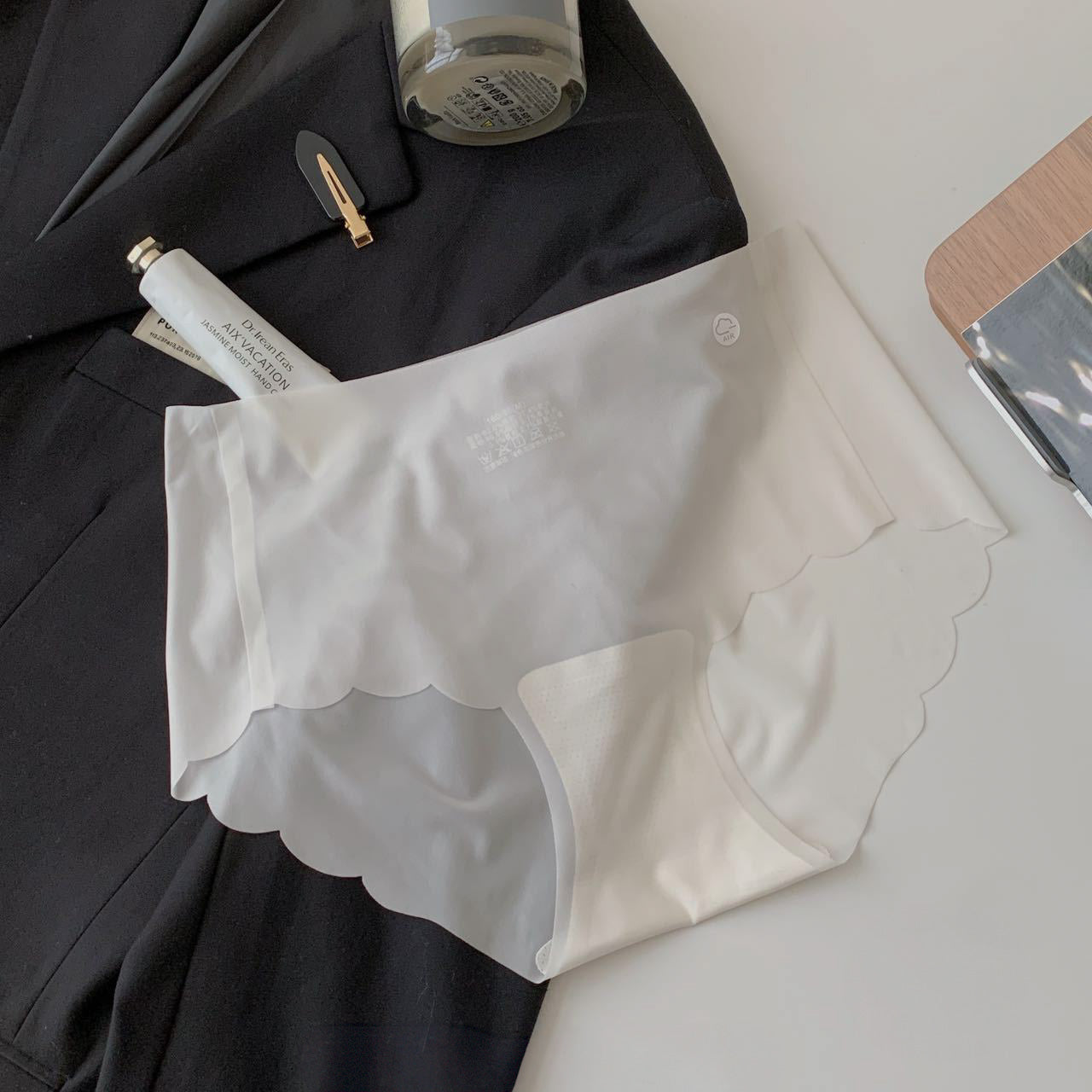 Ice Silk Buttermilk Seamless Panties